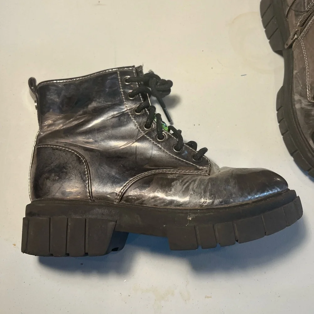 Madden NYC Silver Metallic Lace-Up Combat Boots Size 2